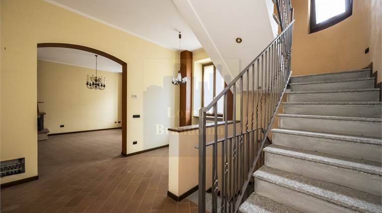 Porzione di Casa in Vendita a Luvinate (VA)