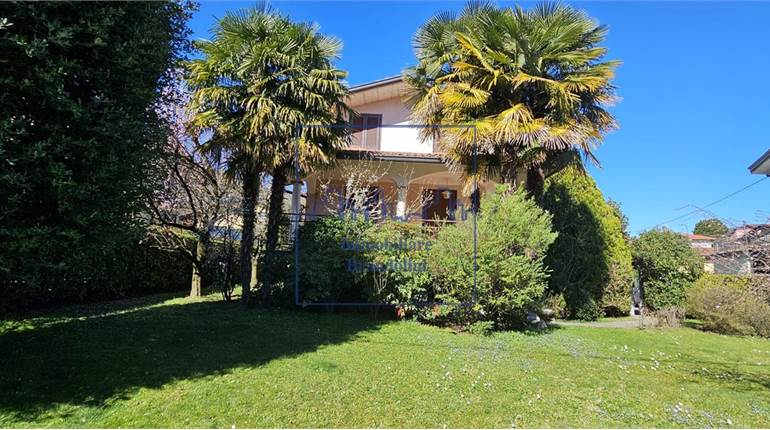 Villa for sale in Besozzo
