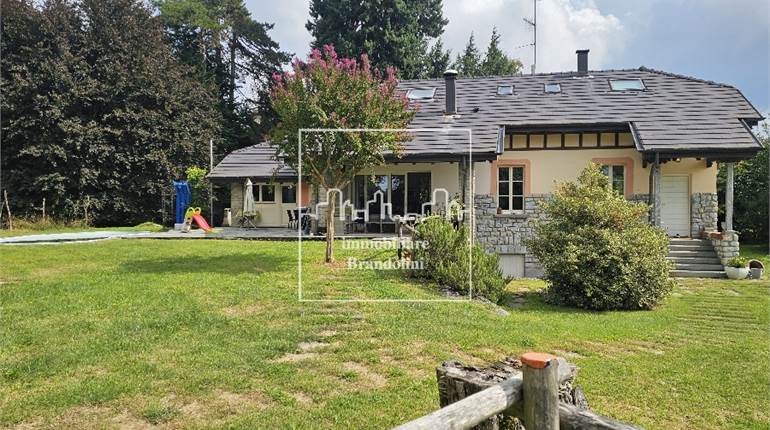 Villa for sale in Varese