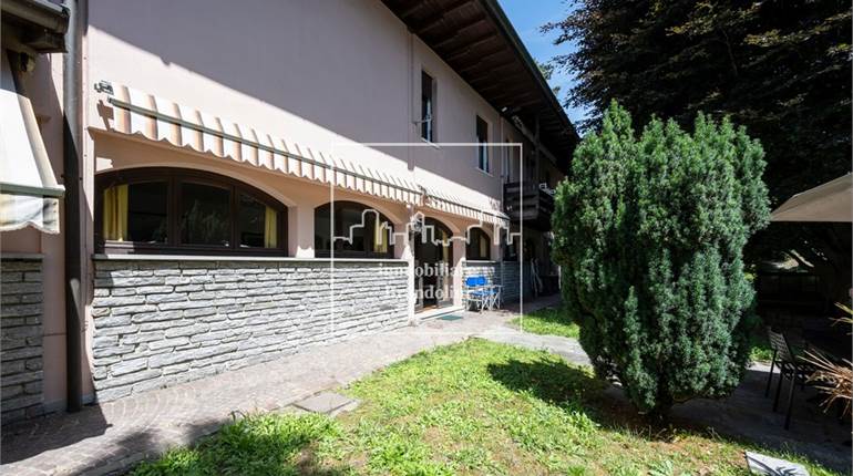 Farmhouse for sale in Varese