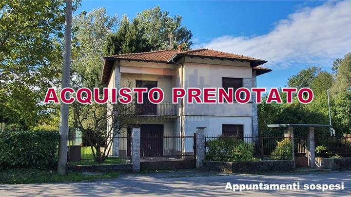Town House for sale in Gavirate