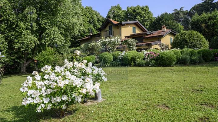 Villa for sale in Varese