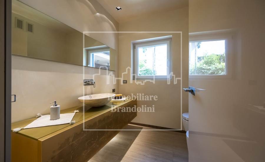 particolare bagno ospiti