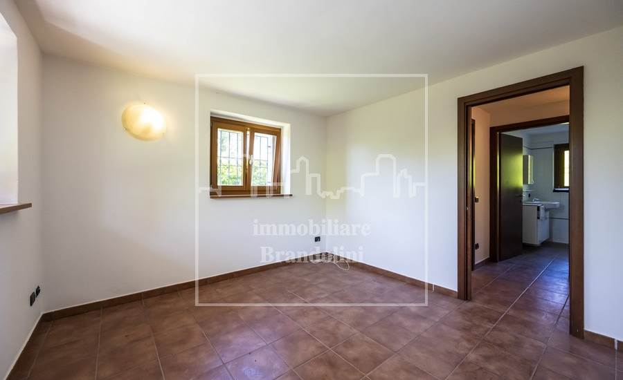 locale a piano terreno