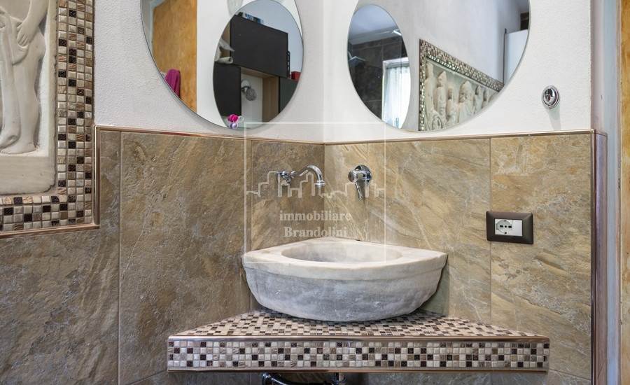 lavabo bagno camera matrimoniale