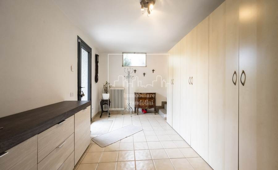 ingresso/locale di servizio