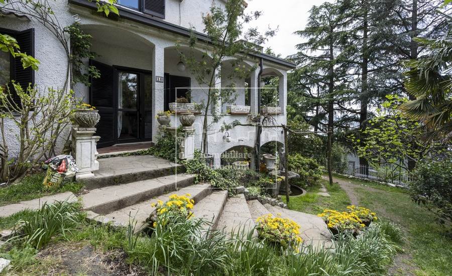 giardino ingresso principale