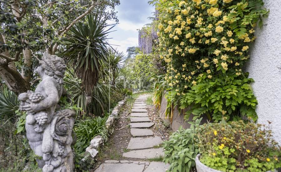 vialetto accesso principale