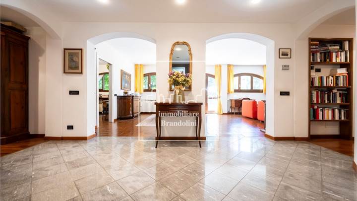 Villa Bifamiliare in vendita a Varese