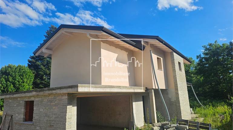 Villa in vendita a Luvinate