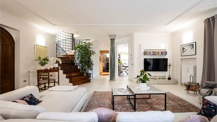 Villa in vendita a Varese